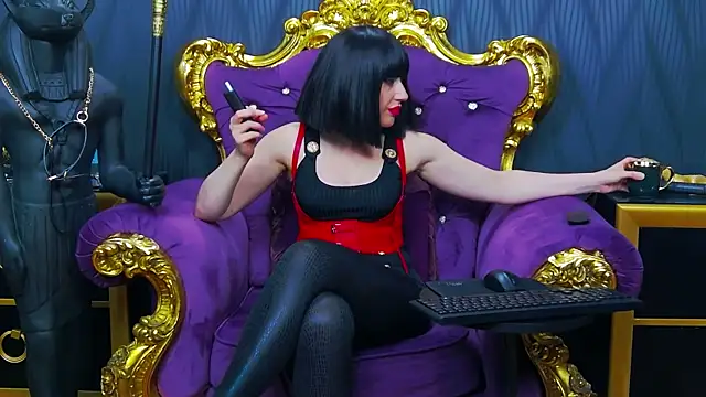 Snapshot of LaraMaeve chatting on 18, 5, 2026 LaraMaeve online show from 18, 5, 2026