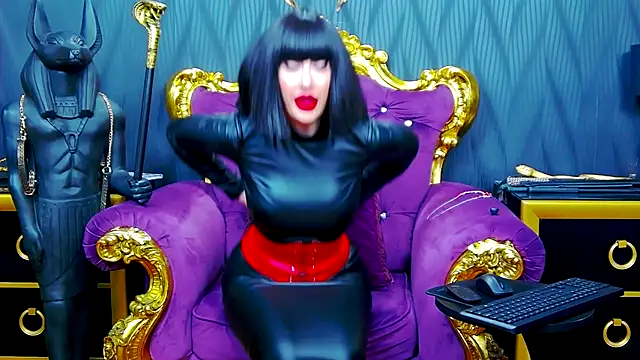 LaraMaeve online show from 18, 12, 2025