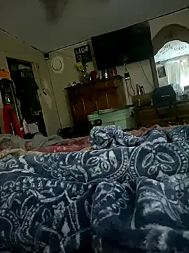 Snapshot of Lilbig_24 chatting on 15, 10, 2025 Lilbig 24 online show from 15, 10, 2025