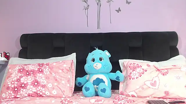 Snapshot of KendallWings chatting on 23, 10, 2025 KendallWings online show from 23, 10, 2025