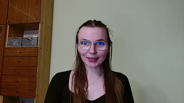 LooveELLYx online show from 27, 2, 2025