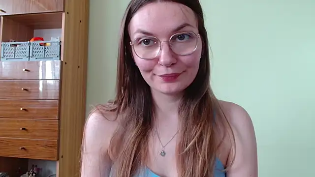 LooveELLYx online show from 4, 5, 2026
