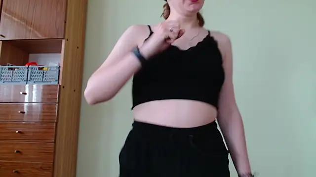 LooveELLYx online show from 8, 5, 2026