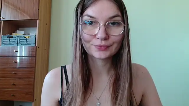 LooveELLYx online show from 18, 10, 2025