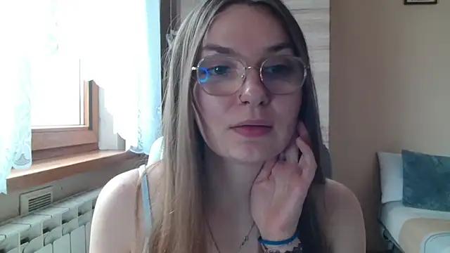 LooveELLYx online show from 7, 7, 2026