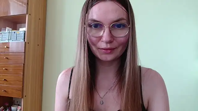 LooveELLYx online show from 8, 7, 2026