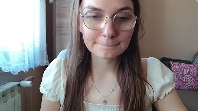 LooveELLYx online show from 4, 3, 2025