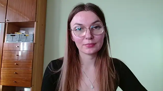 LooveELLYx online show from 21, 10, 2025