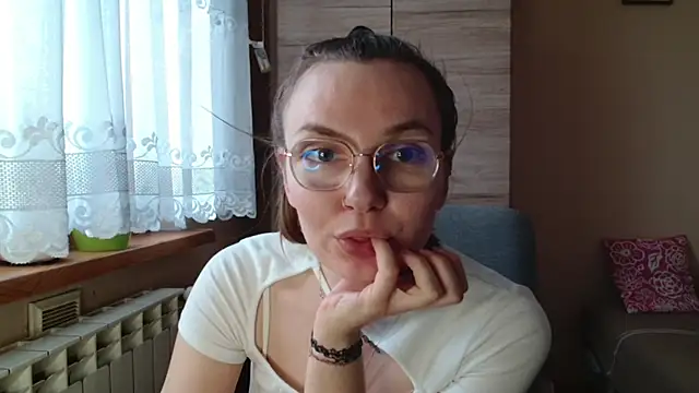 LooveELLYx online show from 1, 12, 2025