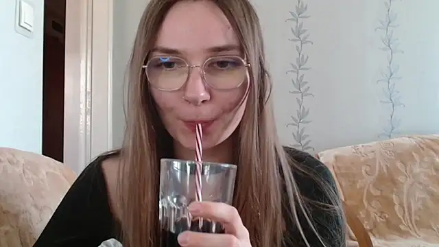 LooveELLYx online show from 21, 3, 2025