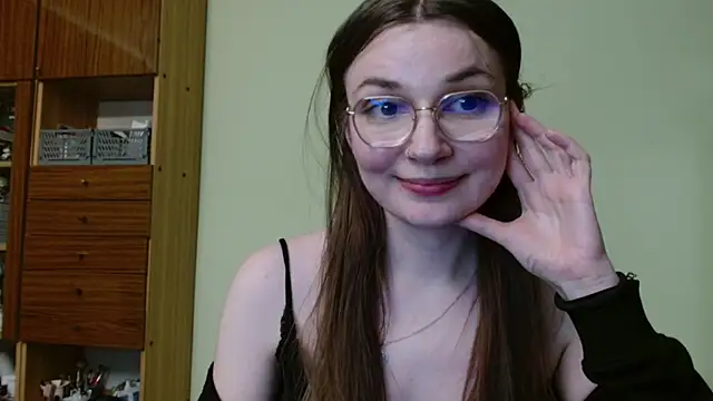 LooveELLYx online show from 9, 3, 2025