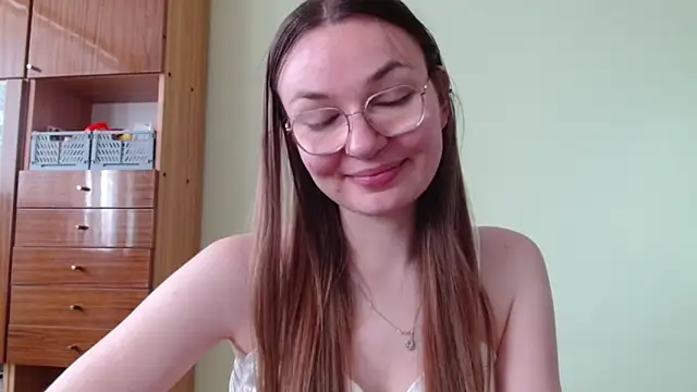 LooveELLYx online show from 12, 5, 2026
