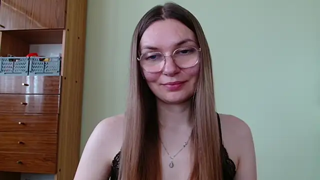LooveELLYx online show from 7, 5, 2026