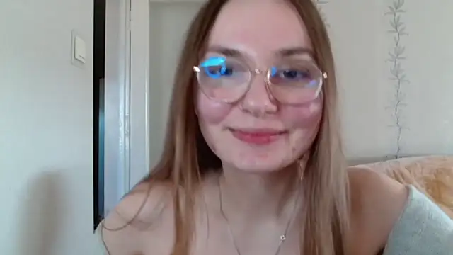 LooveELLYx online show from 18, 3, 2025