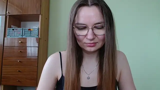 LooveELLYx online show from 5, 6, 2026