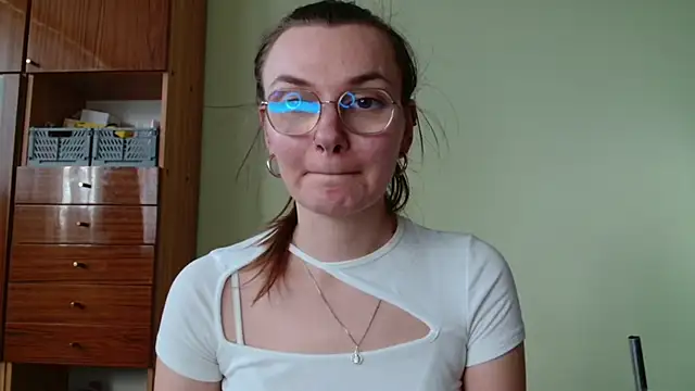 LooveELLYx online show from 1, 10, 2025