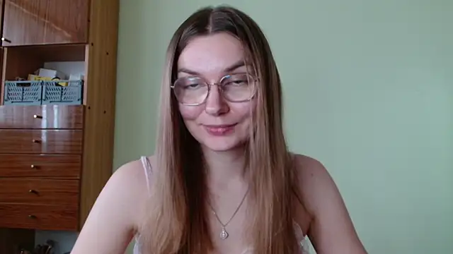 LooveELLYx online show from 16, 10, 2025