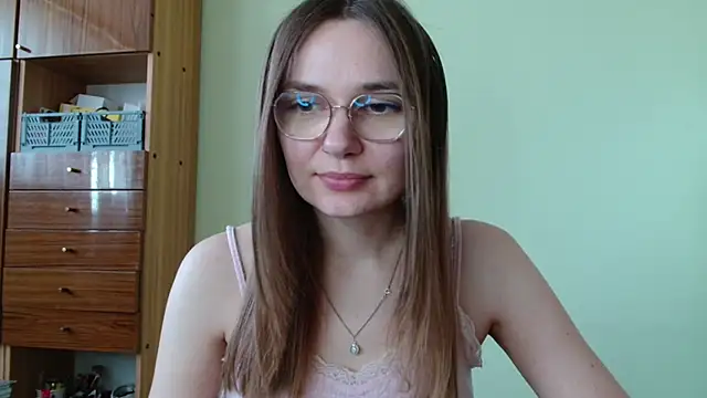 LooveELLYx online show from 26, 9, 2025