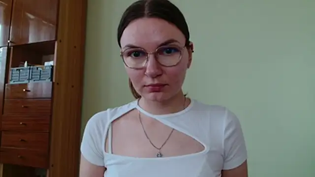 LooveELLYx online show from 15, 7, 2026