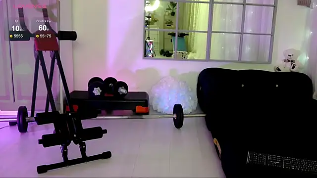 SarahRaynex online show from 13, 5, 2026