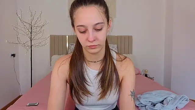 Little cherryy   online show from 13, 11, 2025