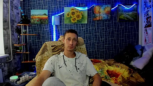 Snapshot of CuteBoy228 chatting on 18, 11, 2025 CuteBoy228 online show from 18, 11, 2025