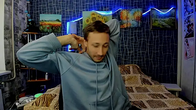 Snapshot of CuteBoy228 chatting on 18, 12, 2025 CuteBoy228 online show from 18, 12, 2025