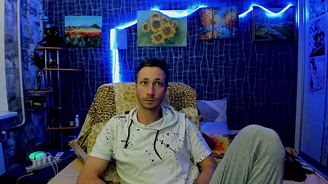 Snapshot of CuteBoy228 chatting on 28, 11, 2025 CuteBoy228 online show from 28, 11, 2025