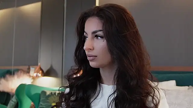 EmilyTrix online show from 27, 11, 2025