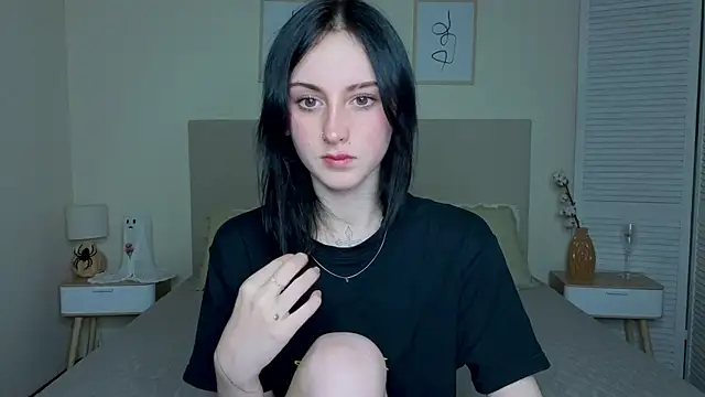 Snapshot of Little_moly999 chatting on 11, 11, 2025 Little moly999 online show from 11, 11, 2025