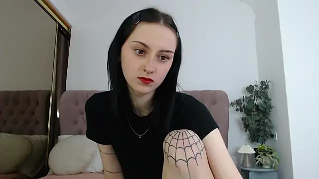 Snapshot of Little_moly999 chatting on 2, 12, 2025 Little moly999 online show from 2, 12, 2025