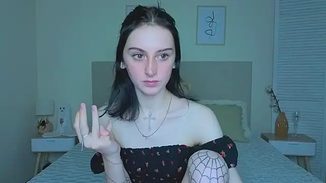 Snapshot of Little_moly999 chatting on 4, 11, 2025 Little moly999 online show from 4, 11, 2025