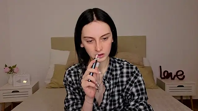 Snapshot of Little_moly999 chatting on 14, 10, 2025 Little moly999 online show from 14, 10, 2025