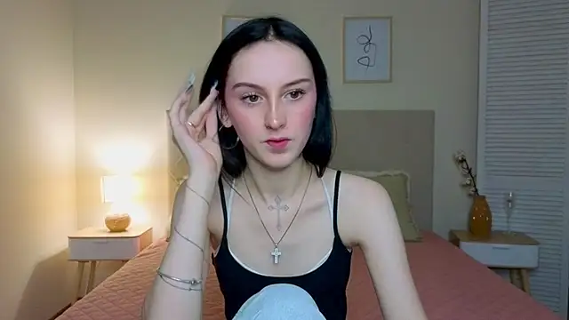 Snapshot of Little_moly999 chatting on 6, 10, 2025 Little moly999 online show from 6, 10, 2025