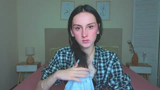 Snapshot of Little_moly999 chatting on 10, 10, 2025 Little moly999 online show from 10, 10, 2025