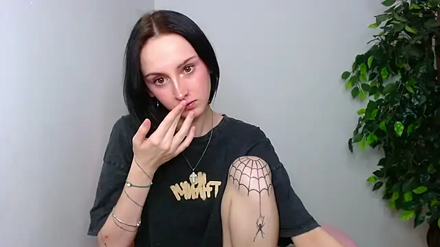 Snapshot of Little_moly999 chatting on 29, 11, 2025 Little moly999 online show from 29, 11, 2025