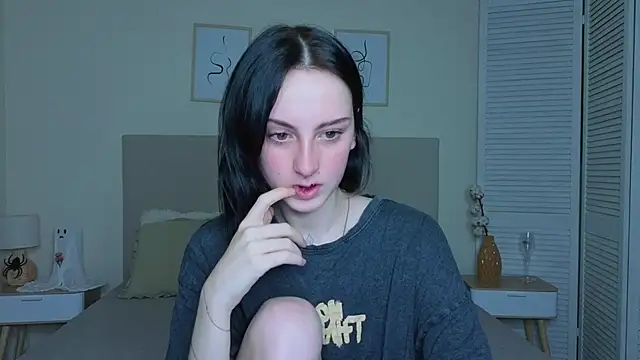 Snapshot of Little_moly999 chatting on 17, 11, 2025 Little moly999 online show from 17, 11, 2025