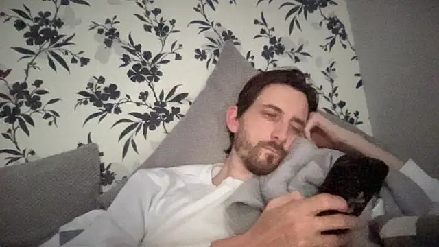 Big8inchUncutCock online show from 19, 4, 2026