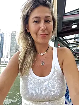 Snapshot of CelynaRoss chatting on 27, 2, 2026 CelynaRoss online show from 27, 2, 2026