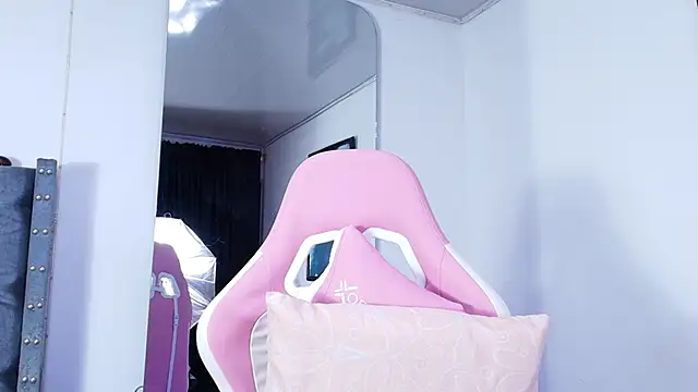 GraceWallace  online show from 1, 4, 2026