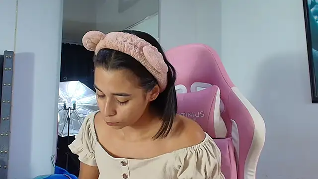 GraceWallace  online show from 26, 4, 2026