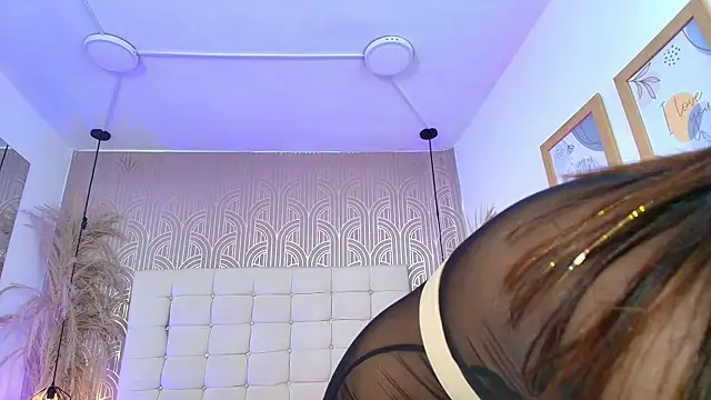 LexieBloom online show from 2, 4, 2026