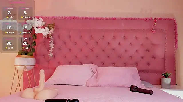 mili moon  online show from 18, 9, 2025