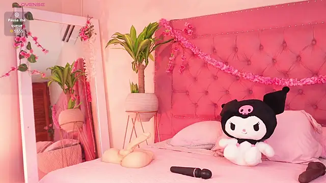 mili moon  online show from 25, 9, 2025