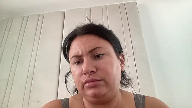 Desire-XOXOX online show from 9, 10, 2025