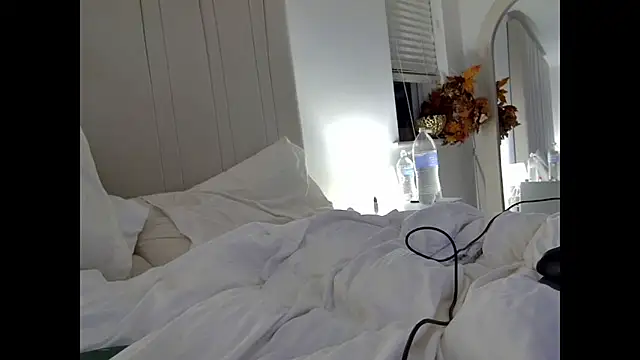 Desire-XOXOX online show from 5, 11, 2025