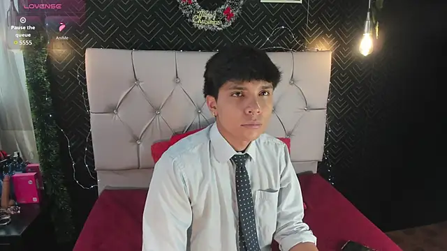 Thiago Kozak online show from 1, 12, 2025