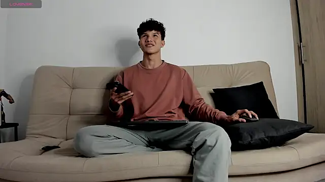 2Amateur Guys online show from 13, 10, 2025