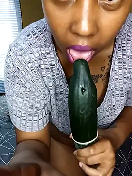 PreggyBunny online show from 4, 11, 2025