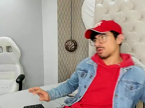 BryCams3 online show from 16, 9, 2025